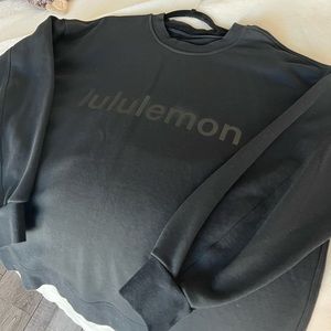 LULULEMON BRAND NEW Oversized logo crewneck